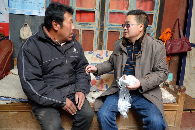甘孜县新春惠民慰问暖人心