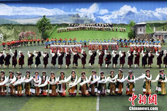 马尔康市举办“第六届嘉绒锅庄文化旅游节”