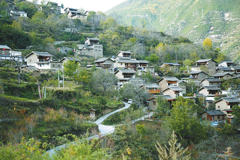 鱼通文化的核心区域——康定市麦崩乡