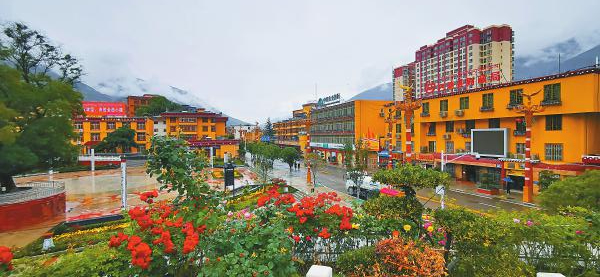 巴塘县实施城市风貌提升工程
