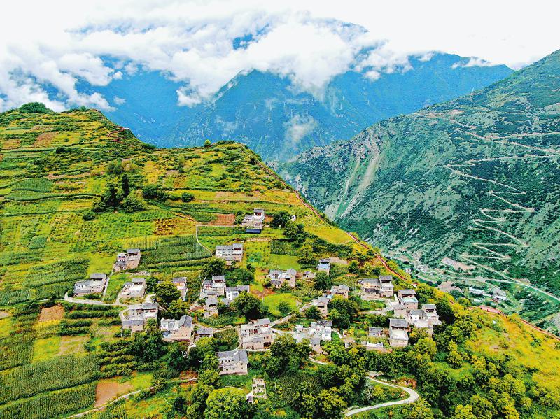康定 聚力乡村振兴 推进全域旅游