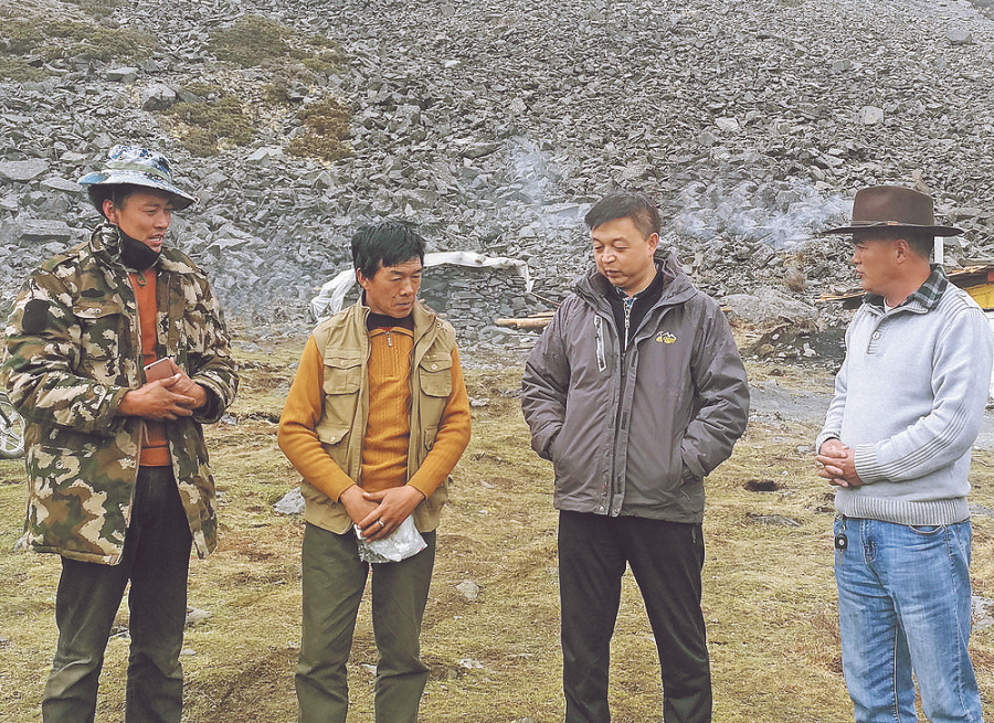用心浇灌民族团结花