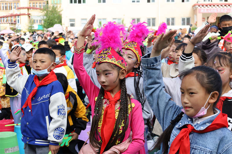 金色童年·快乐六一——“甘孜县各地小学 幼儿园欢庆六一儿童节”