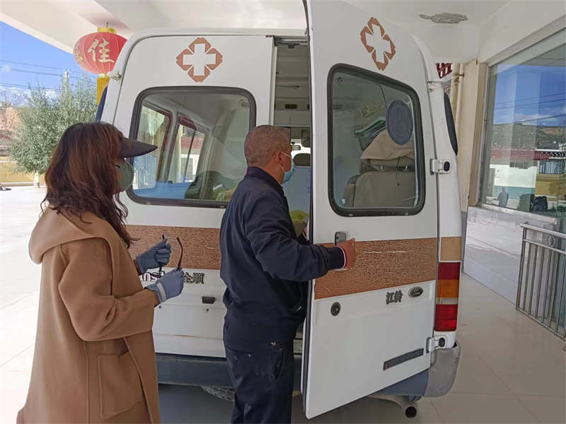 “激流勇救”见真情  “纵身一跃”显担当  ——记甘孜县党员干部陈明强同志勇救落水群众事迹