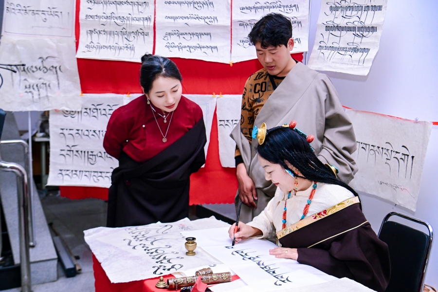 为“德”奔“富”  共话未来——德格县赴富阳区开展文化交流活动