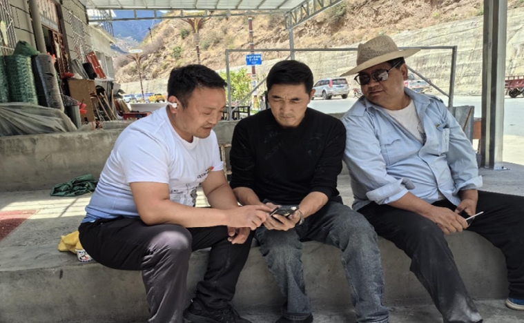 稻城县吉尔同村：用活“川善治”   助力乡村“智”理